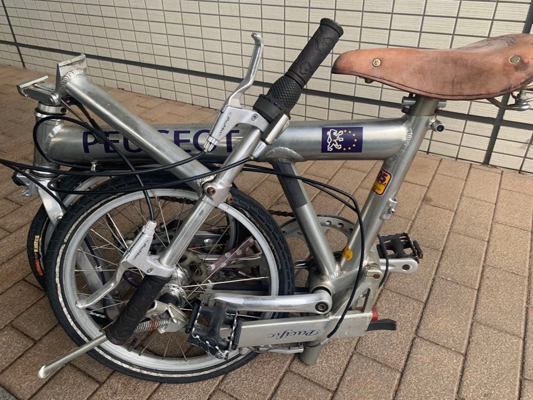 PEUGEOTパシフィックシルバー