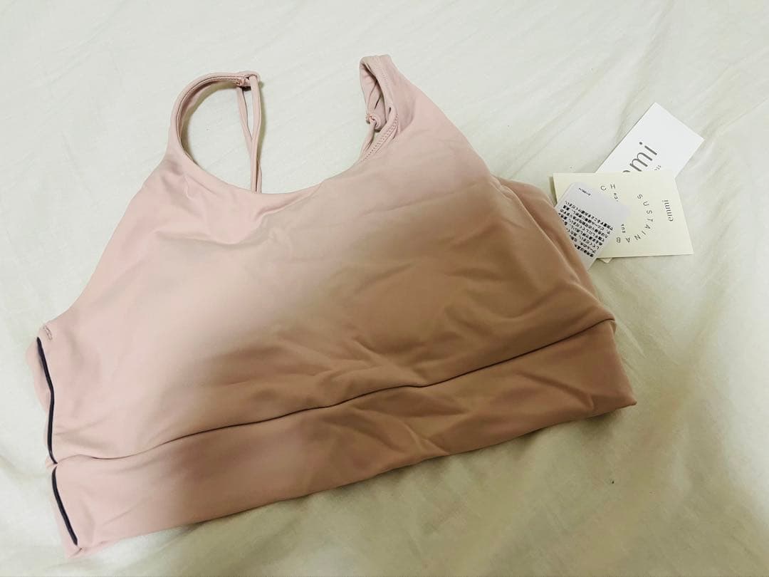 emmi スポーツブラとレギンスセット ピンク