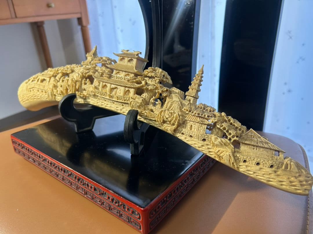 中国風景彫刻置物 約30cm