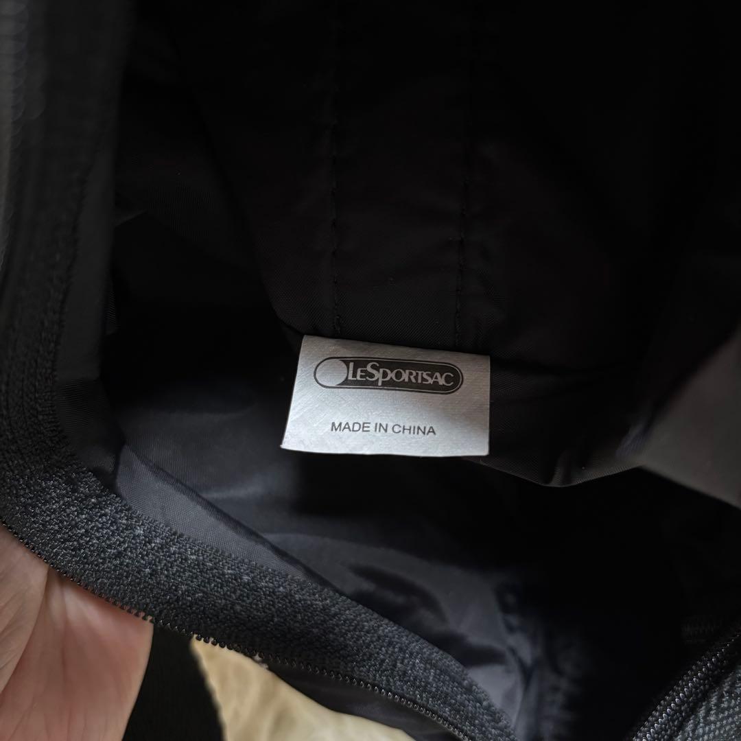 ❤️新品・タグ付き　LeSportsac 刺繍入りブラック ショルダーバッグ❤️