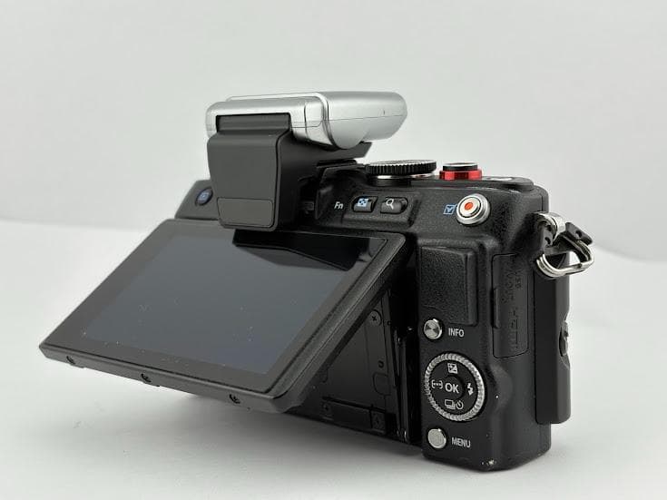 ★美品★ オリンパス OLYMPUS PEN LITE E-PL6 レンズキット