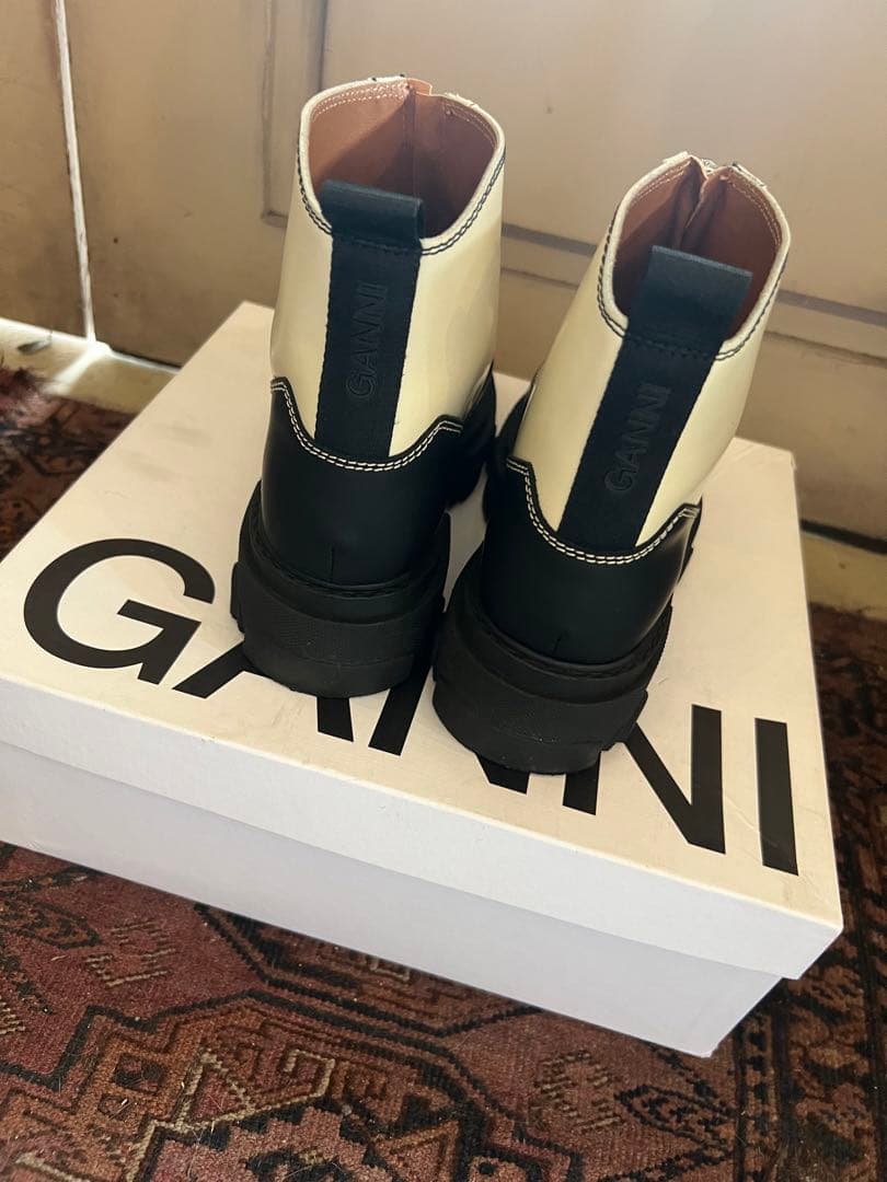 【1月限定】最終お値引きGANNI