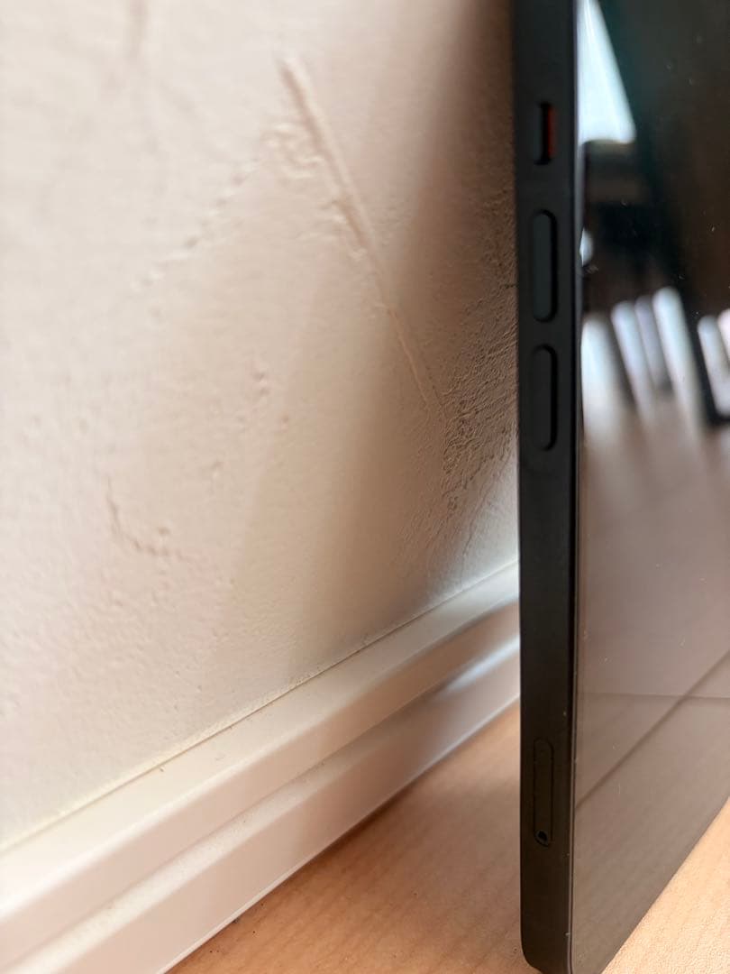 Apple iPhone 13 本体、ケース付き