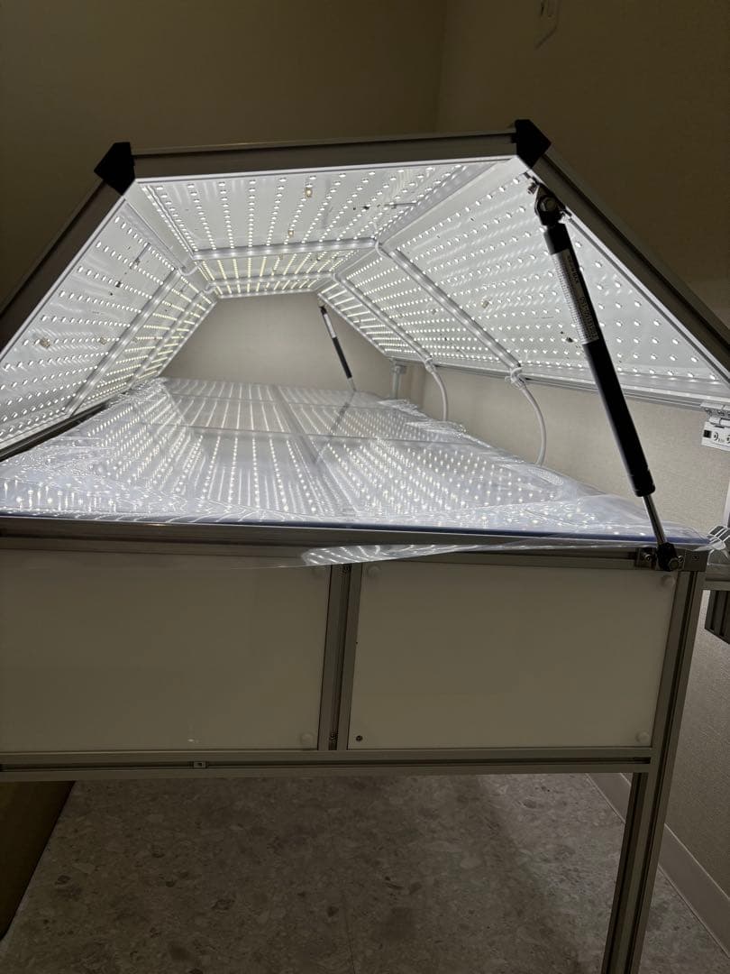 【大幅値下げ】超希少！異なる4色波長の美容LED照射「全身美容マシン」ピラティス