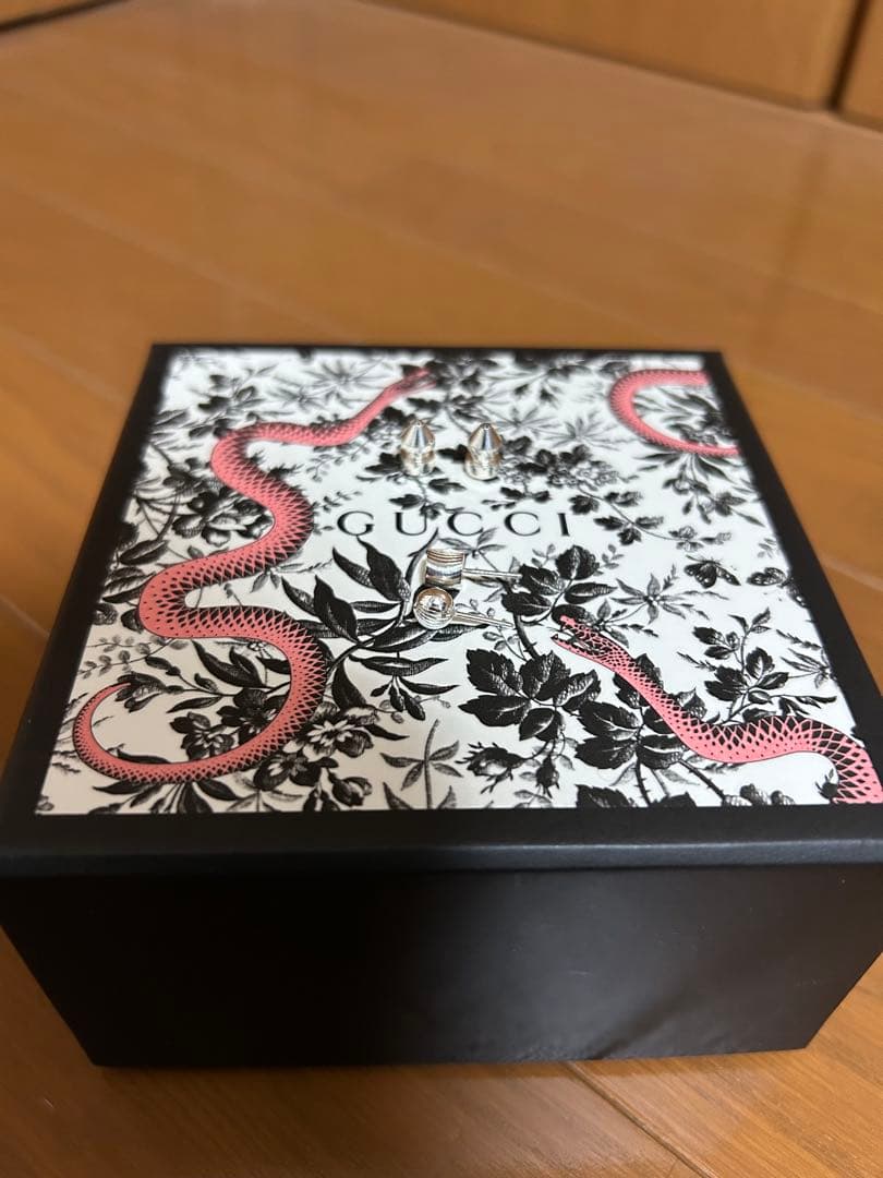 【美品】【現行】GUCCI ピアス　スクエア&ラウンド スタッズ　GG 925