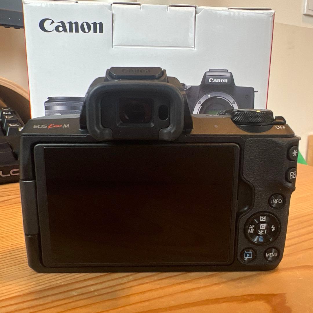 【美品】Canon／EOS Kiss M（ブラック）