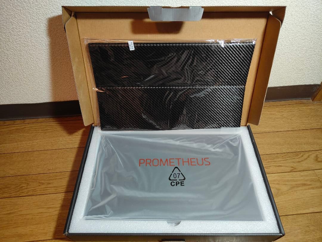 PROMETHEUS CAST 15.6インチ ディスプレイ