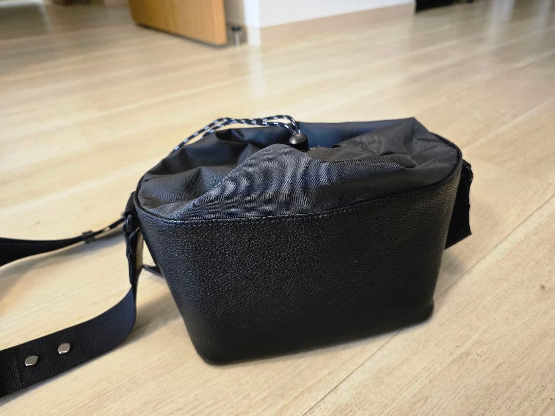 土屋鞄 ザ・シーンズ カメラバッグ