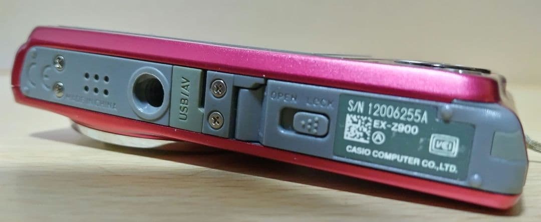 CASIO EXILIM EX-Z900 16.1MP コンパクトデジタルカメラ