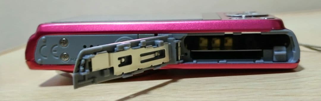 CASIO EXILIM EX-Z900 16.1MP コンパクトデジタルカメラ