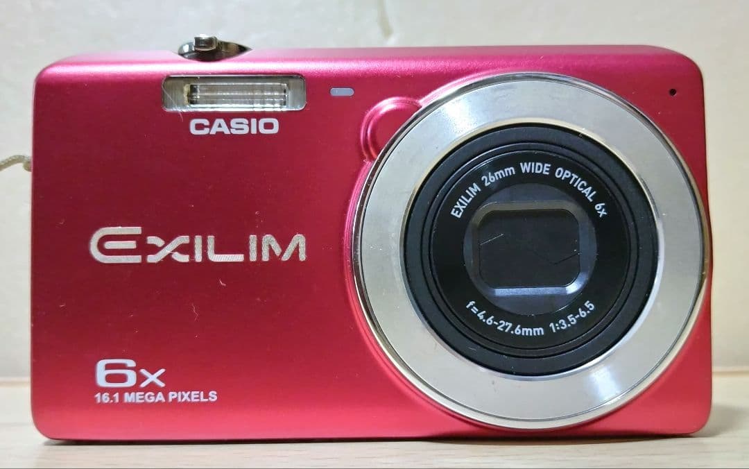CASIO EXILIM EX-Z900 16.1MP コンパクトデジタルカメラ