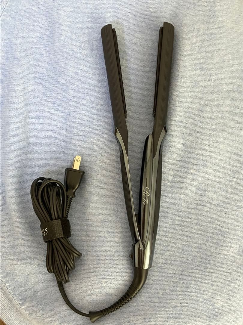 リファ　ストレートアイロンプロ　ブラック