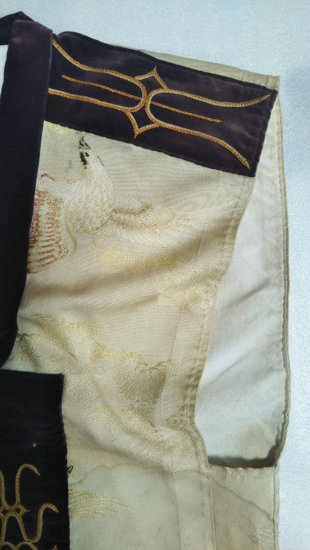 (2月限定)アイヌ伝統衣装!　豪華金色刺繍