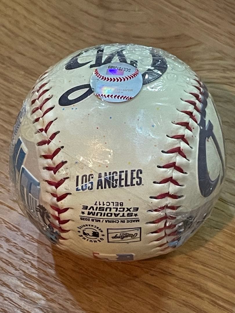 【球場限定レア】MLBドジャースシティコネクト　ダウンタウンローリングスボール