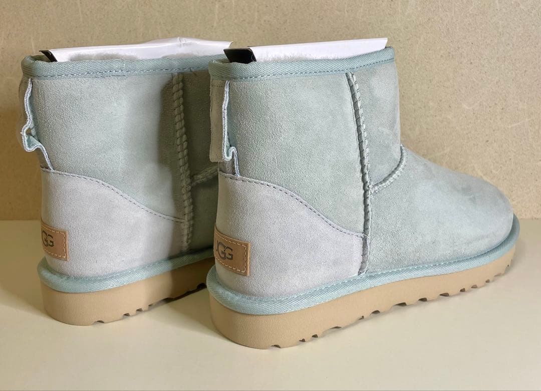 【新品　未使用】　UGG　クラッシックミニⅡ　スカイグレー　24cm