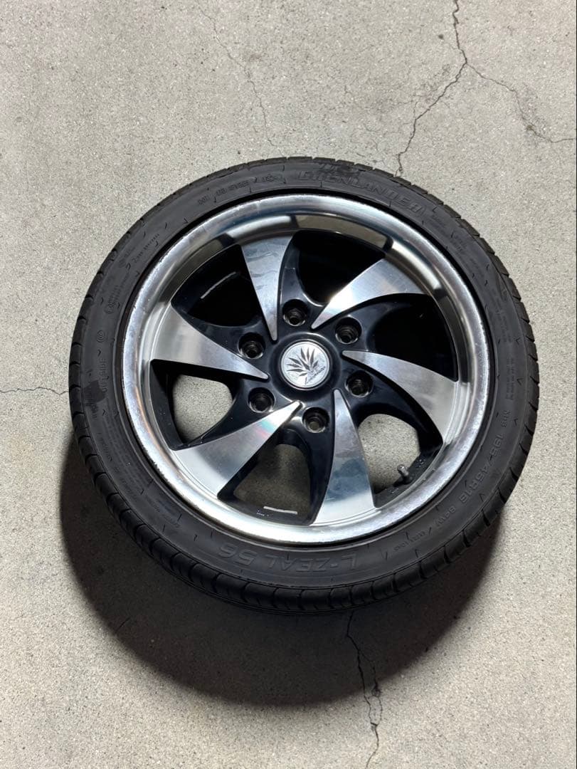 ハイエース　16インチホイール