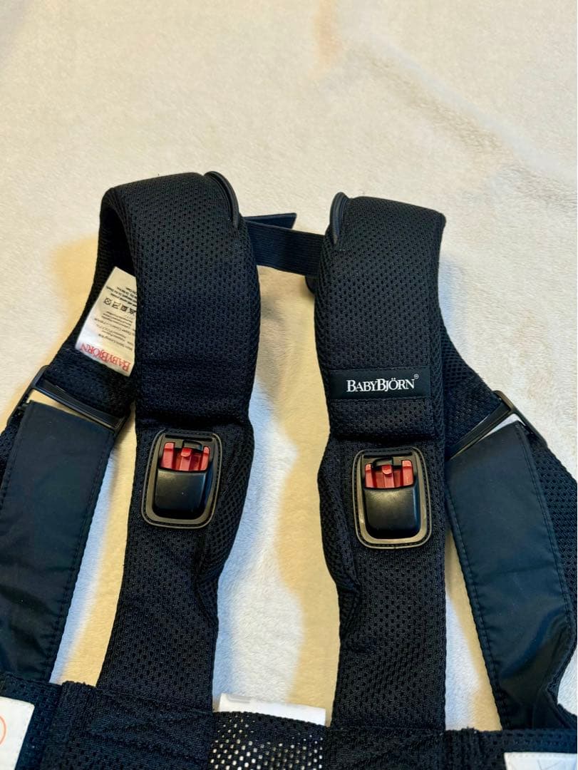 ⚠︎まあ　極美品✴︎除菌済み BABYBJÖRN ベビージョルン ワンカイエア