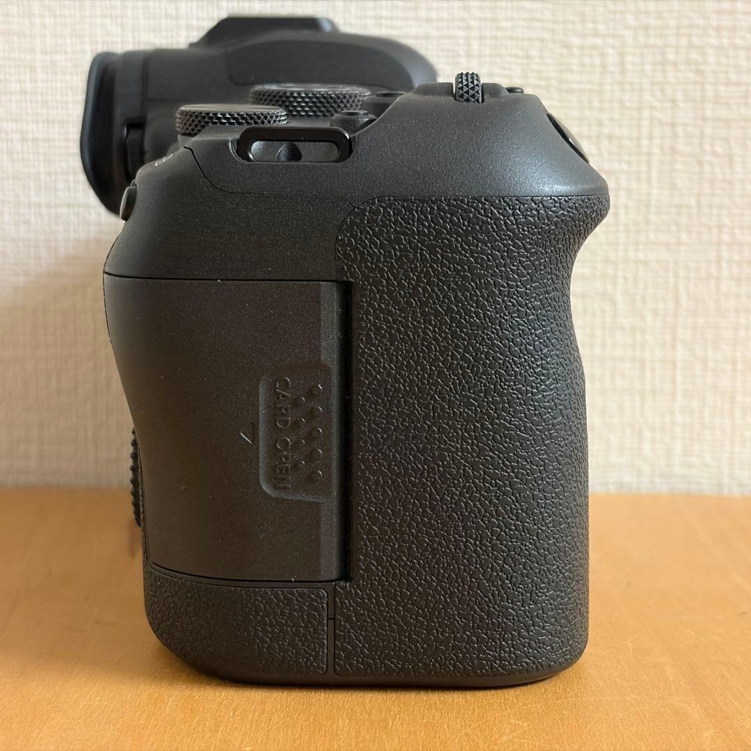 Canon EOS R6 ミラーレス一眼 本体 バッテリー3個付き
