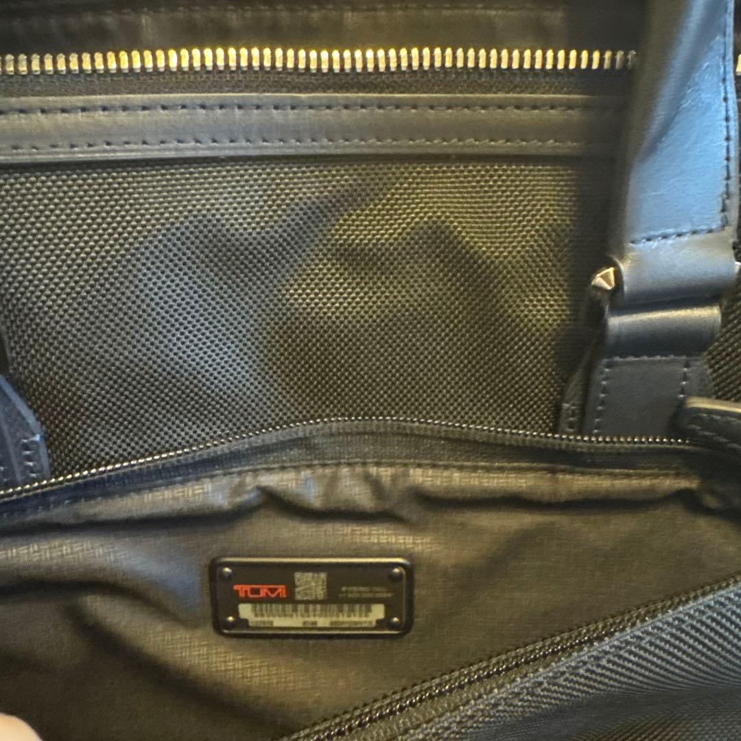 【28年まで保証期間】TUMI JARVIS スリムブリーフ ブラック✕ネイビー