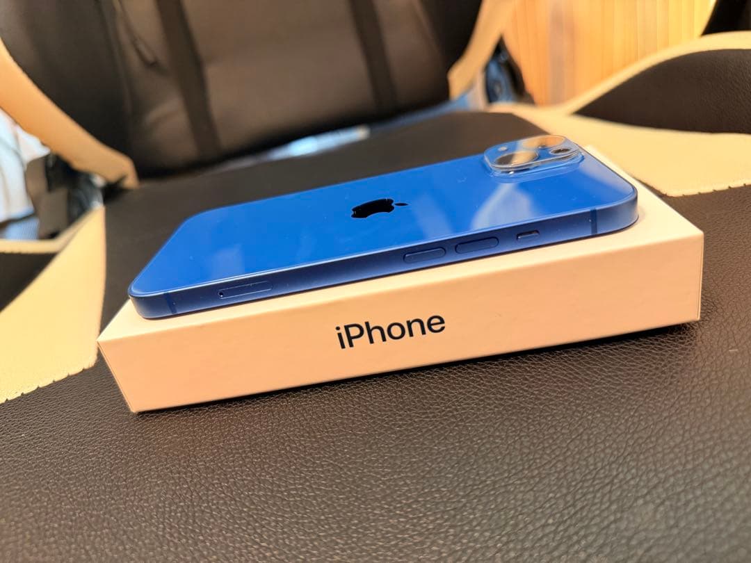Apple iPhone 13 256GB ブルー　美品　最終値下げ‼️