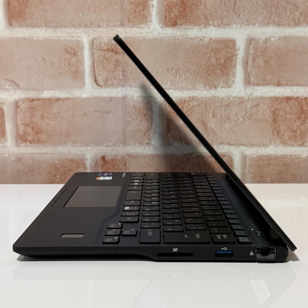 ★バッテリー良好★ 超軽量845g 第11世代Corei7 富士通 H53