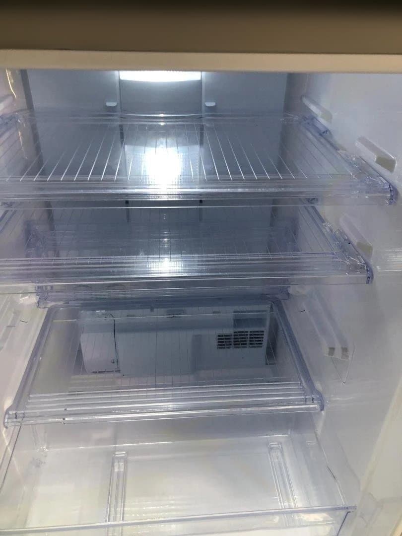 送料無料 美品 シャープ 冷蔵庫 2022年製 SJ-W356J 251123
