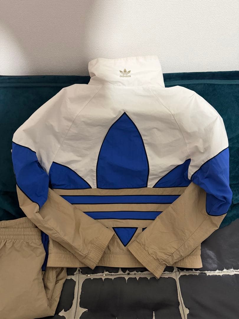 adidas ビッグトレフォイルナイロンジャケットセットアップ　値下げ⚪︎