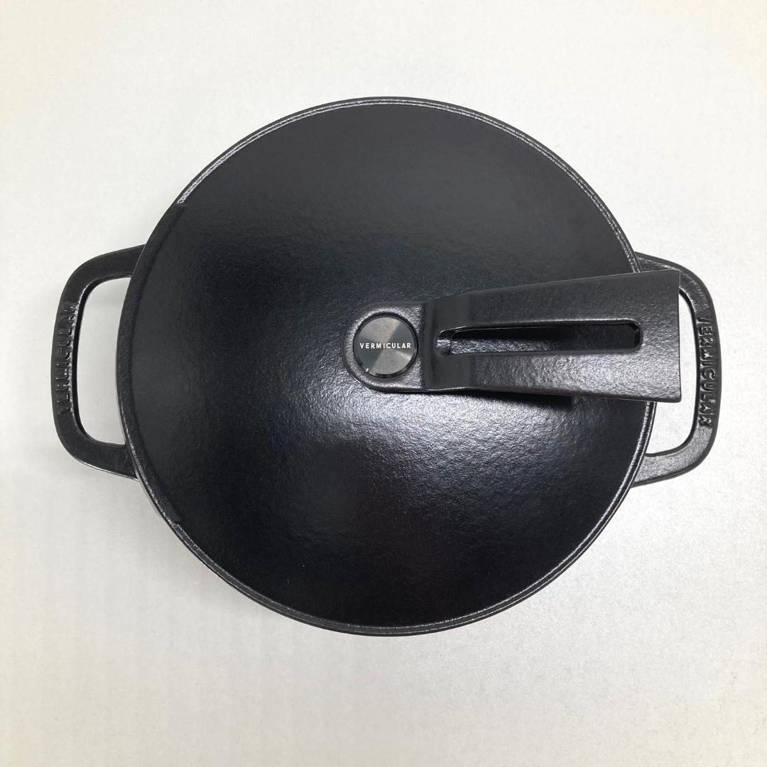 美品　VERMICULAR バーミキュラ　鋳物ホーロー鍋　オーブンポット2