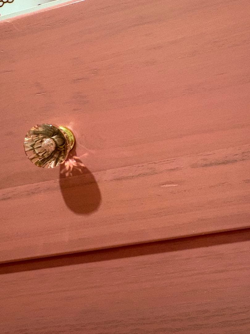 ニトリ　チェスト　ピンク色