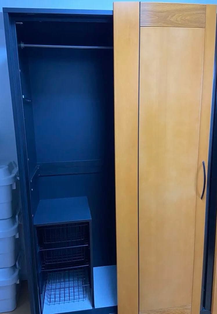 木目調クローゼット ミラー扉付き