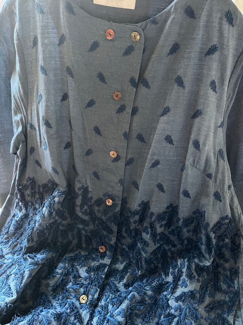 オシャレ　オススメ　ワンピース　シャツワンピース　刺繍　模様　個性