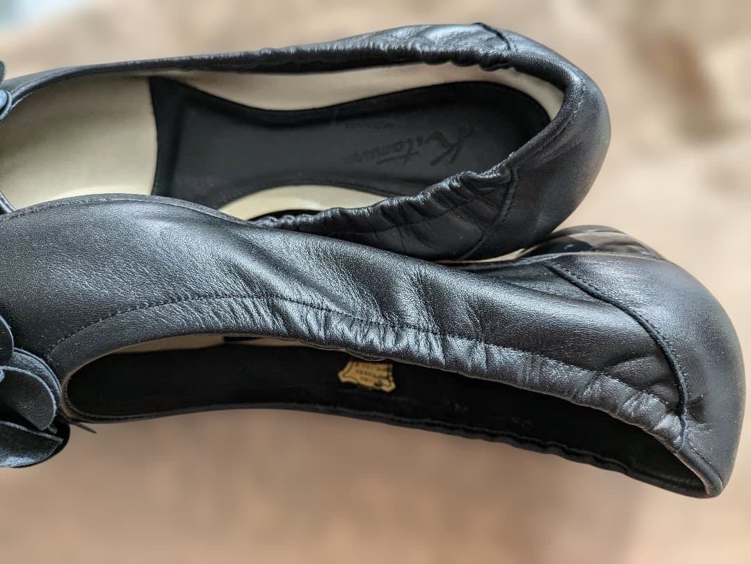 週末限定再値下！新品キタムラ　とても柔い革歩きやすいローヒールパンプス24cm黒