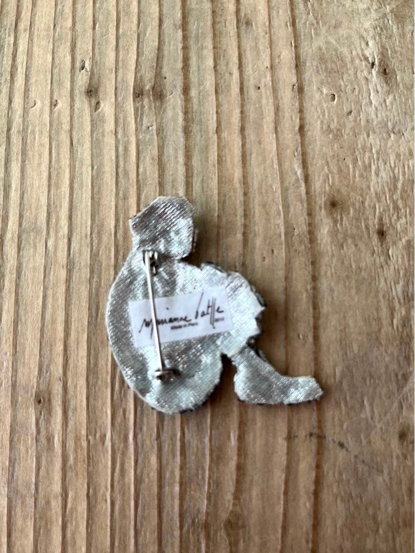 マリアンヌバトル　Marianne Batlle ウディアレン　ブローチ