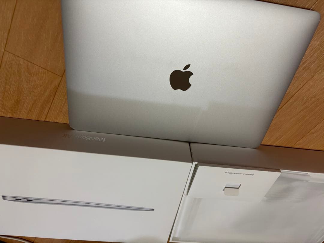 Apple MacBook Air 13インチ/RAM 8GB/SSD256GB