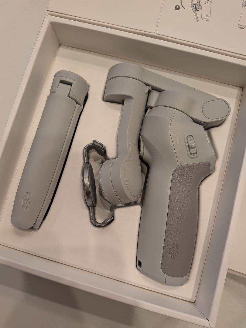 DJI Osmo Mobile SE スタビライザー 美品　スマホ　撮影　オスモ