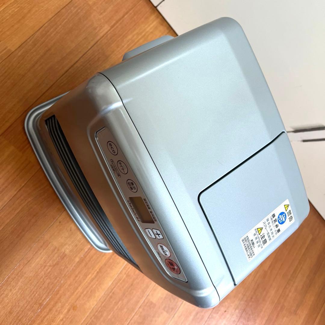 22年製　ダイニチ　9-12畳　石油ファンヒーター