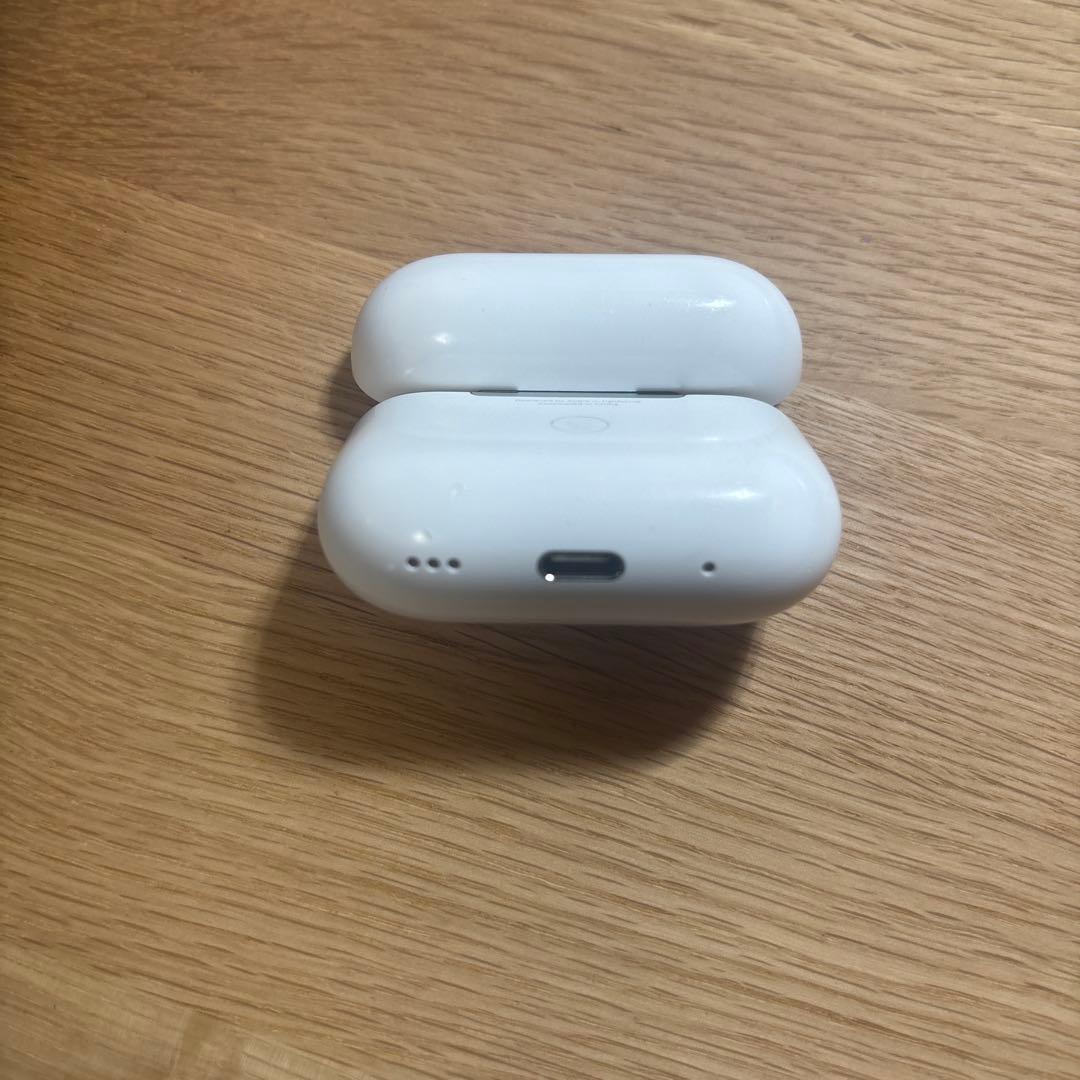 Air pods pro 第二世代　ホワイト イヤホンケース 充電ケース　箱付き
