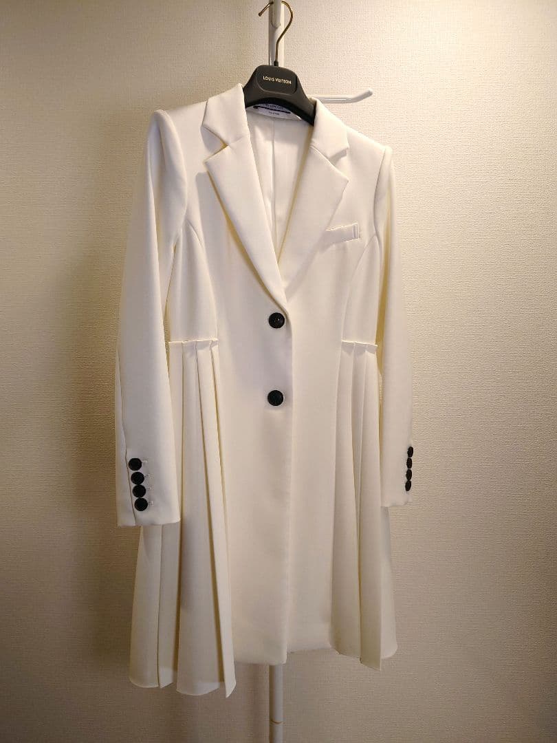 フォクシーニューヨーク定価13万ワンピ、コートにも♪、プリーツスカートワンピ