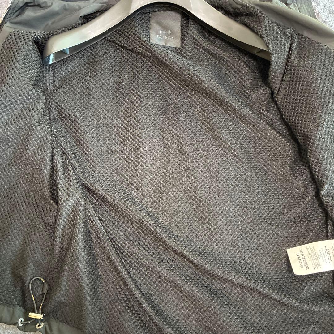 TATRAS ブラック ナイロンジャケット フード付き