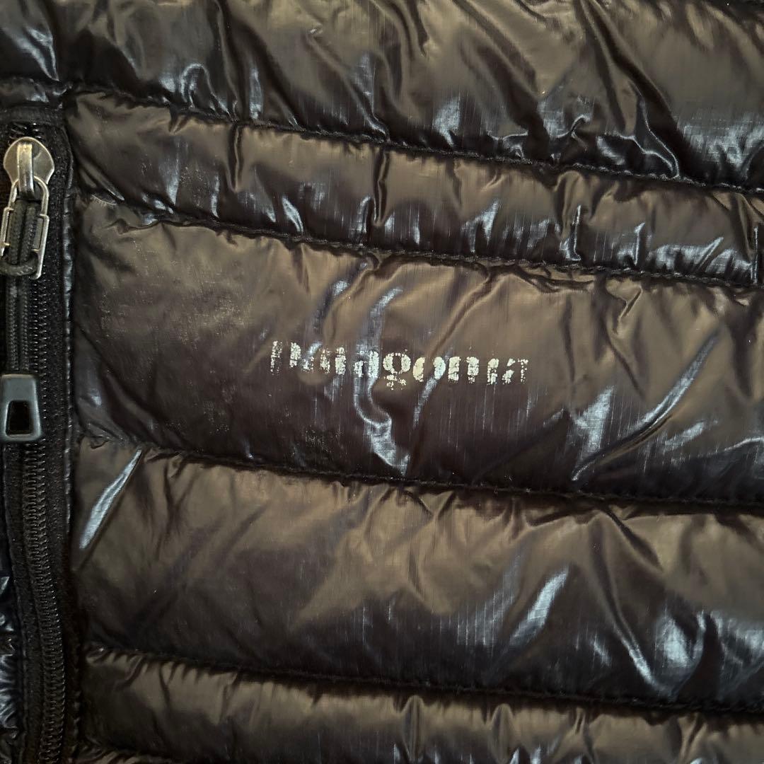 パタゴニアダウンパーカー黒　サイズＬ