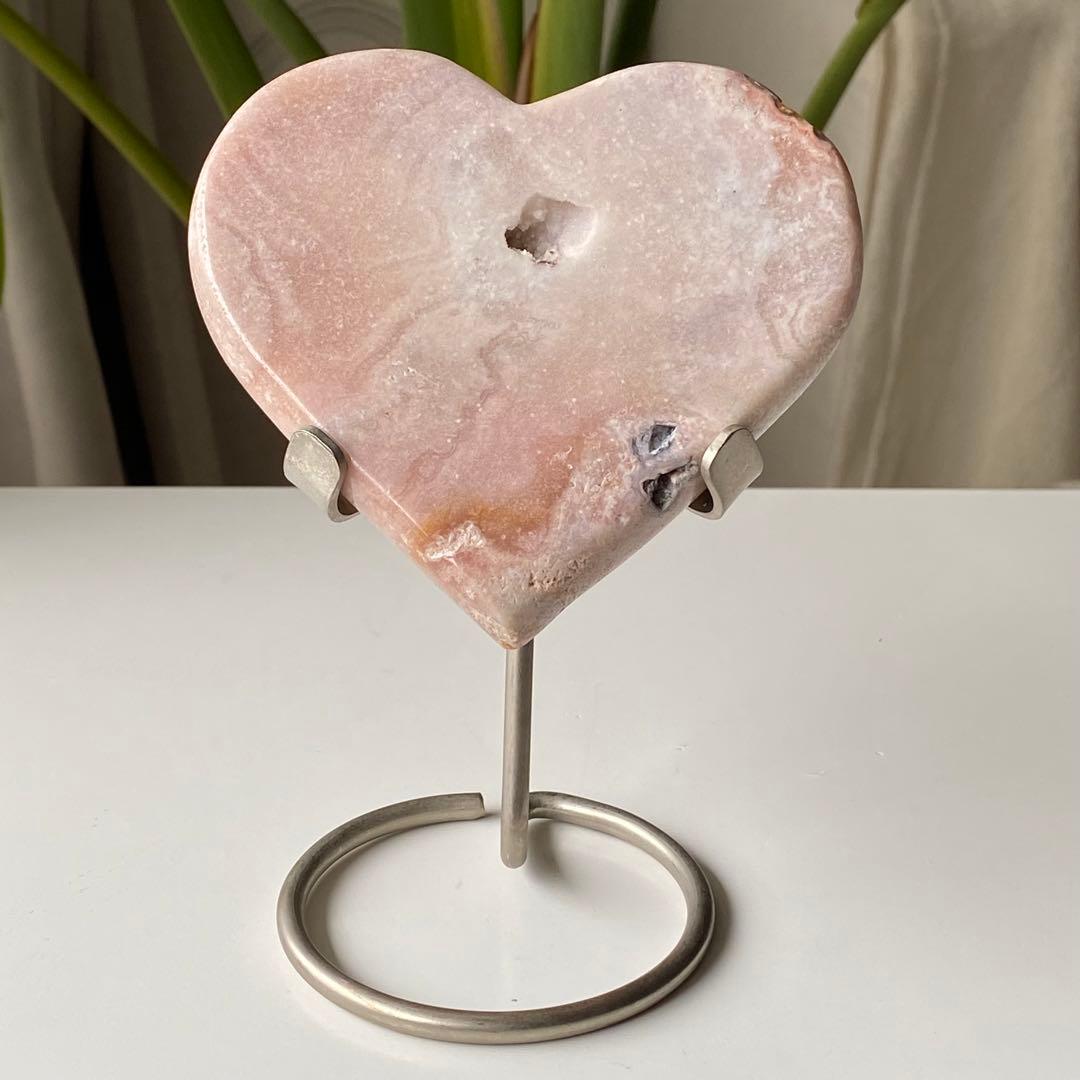 【 天然石 美しい ピンクアメジスト ハート おまけ台座付き481g 】