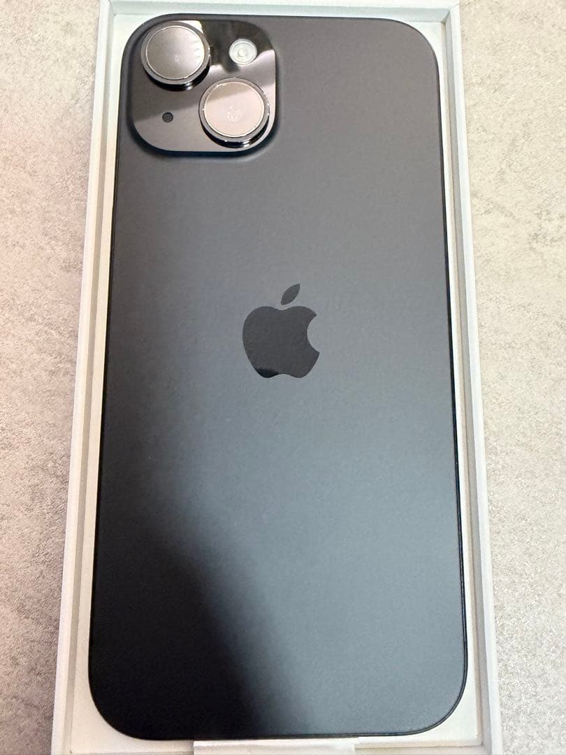 iPhone 15 128GB ブラック　SIMフリー
