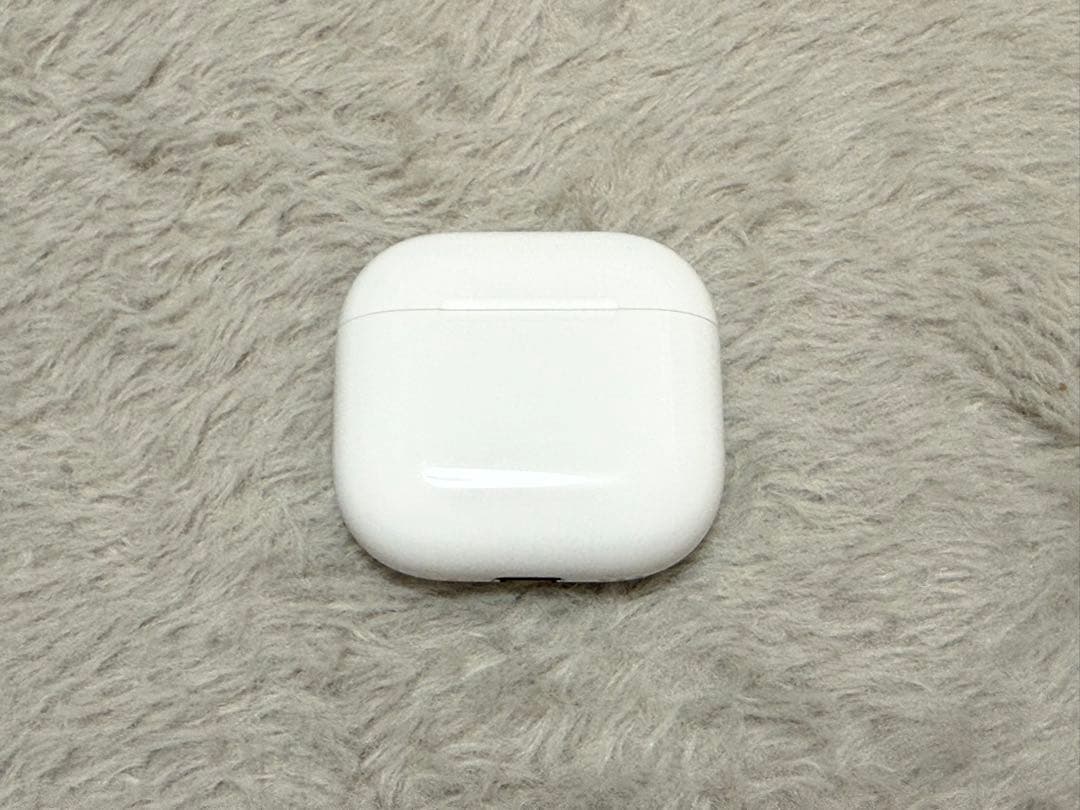 Apple AirPods4（アクティブノイズキャンセリング搭載）