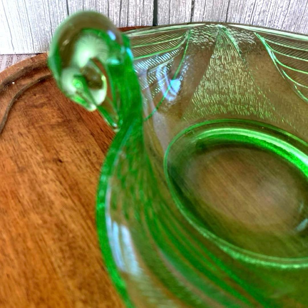 ウランガラス　スワン　キャンディディッシュ