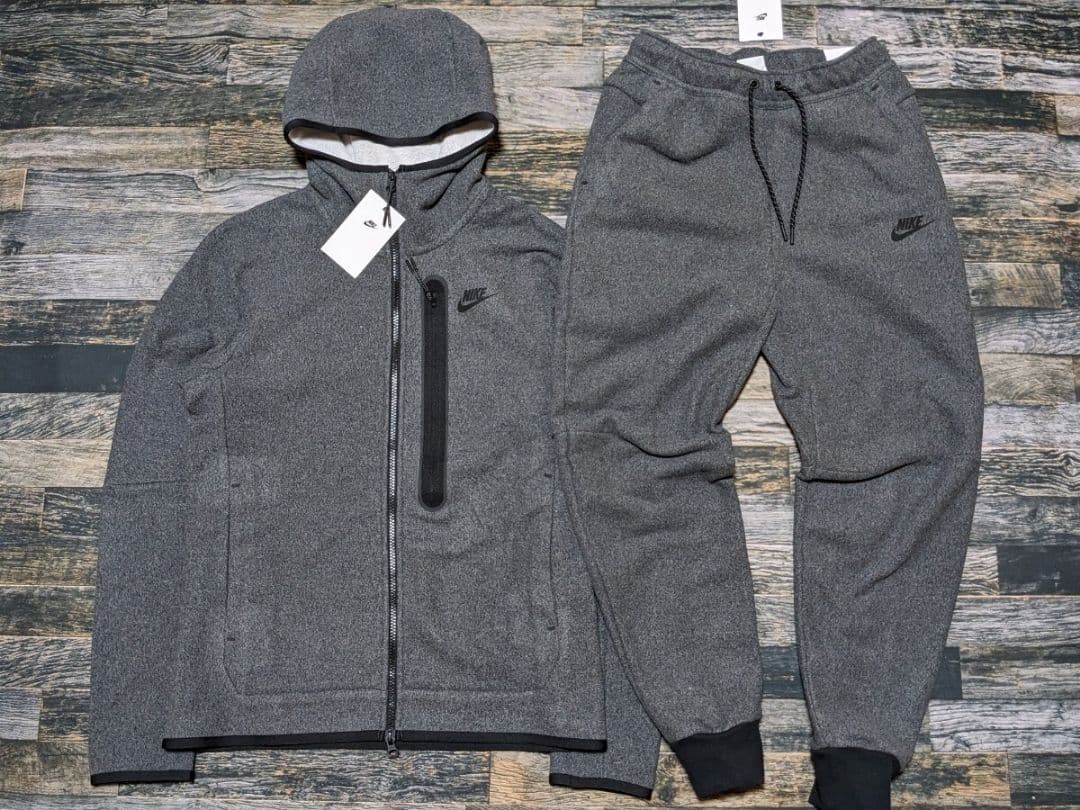 残少 S ナイキ テックフリース 上下セット　@3.4万 黒/濃灰/ダークグレー