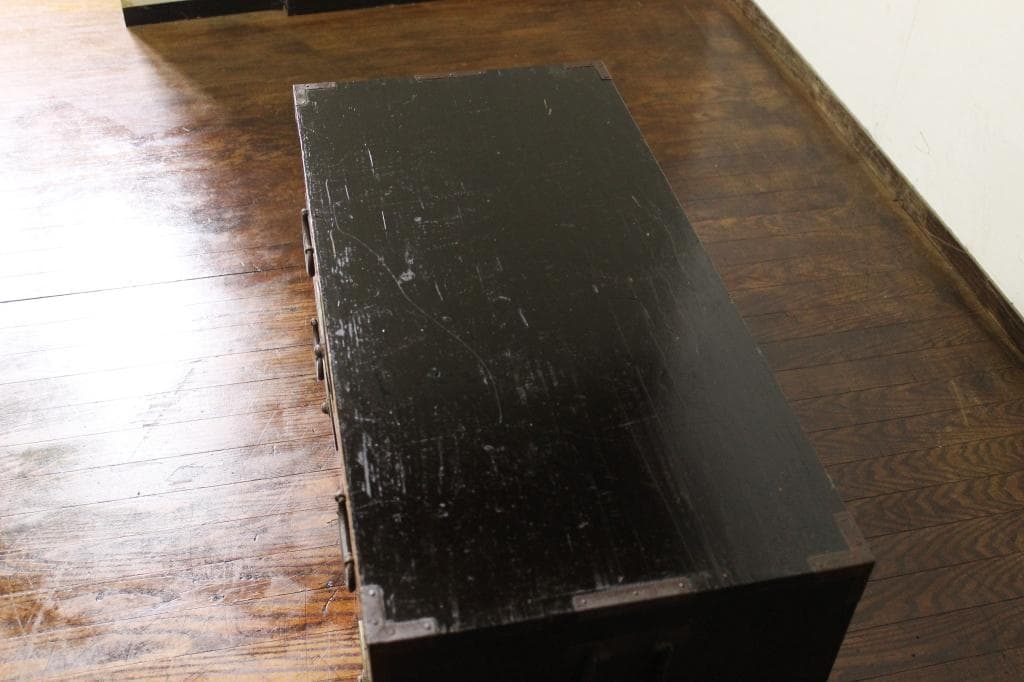 欅共縁！蝶覆輪！時代箪笥・四杯！和家具サイドボード古家具和モダンローチェスト古布