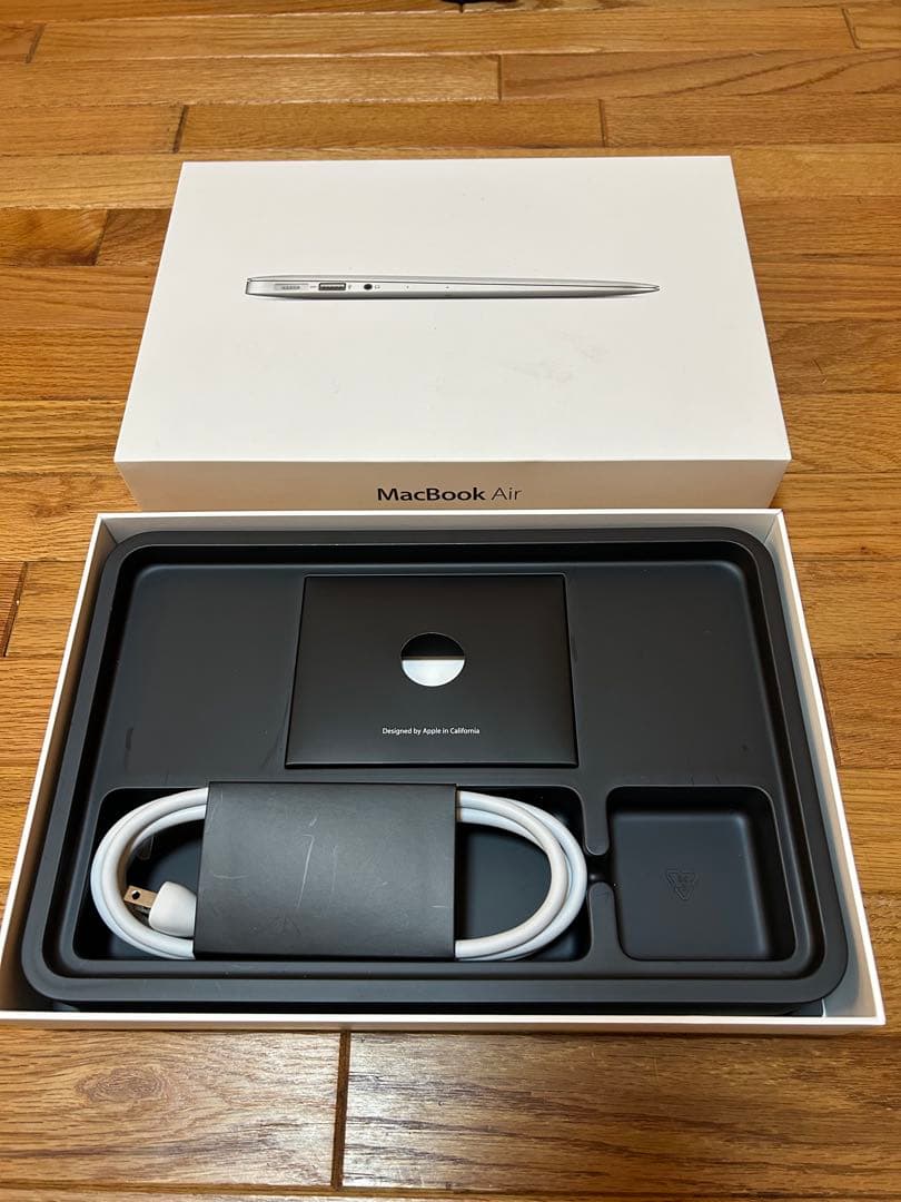【超美品】MacBookAir11インチ2014 充電回数少 純正充電器 箱付