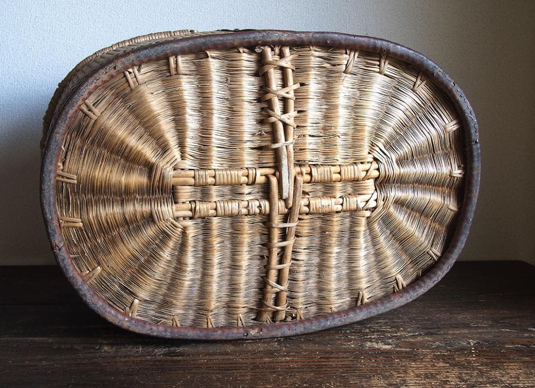 ふた付き 皮ハンドル大きなバスケット 民藝 パニエ かご細工 柳 籐/K351