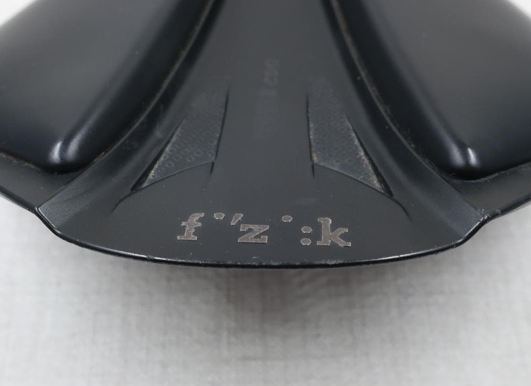 フィジーク Antares R1 Versus Evo サドル LARGE