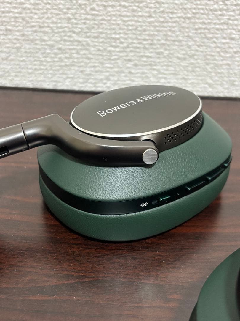 Bowers & Wilkins PX8 ダーク・フォレスト